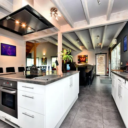 With Heated Outdoor Pool And Sauna, Cleaning Included * Freineux
