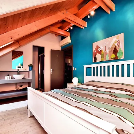 With Heated Outdoor Pool And Sauna, Cleaning Included