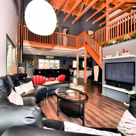 With Heated Outdoor Pool And Sauna, Cleaning Included Villa